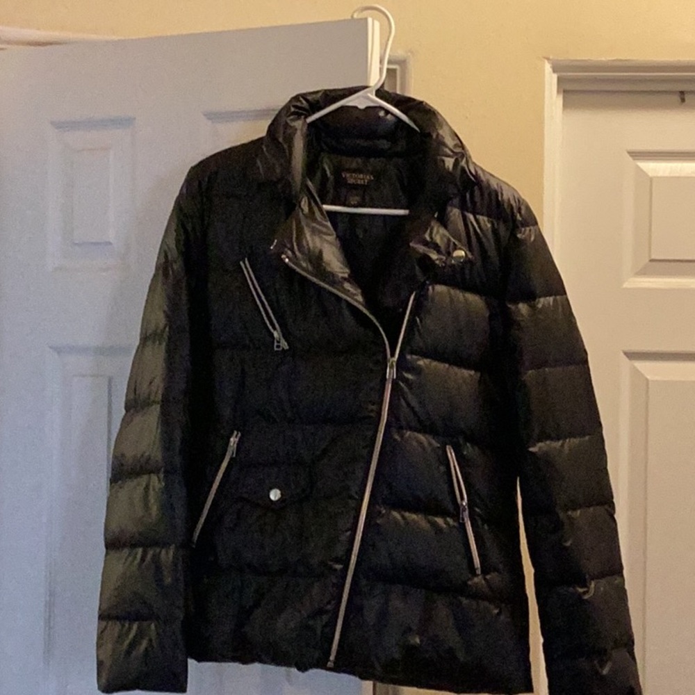 Woman’s puffer jacket like new